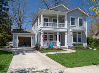 72 Water St, Douglas, MI 49406