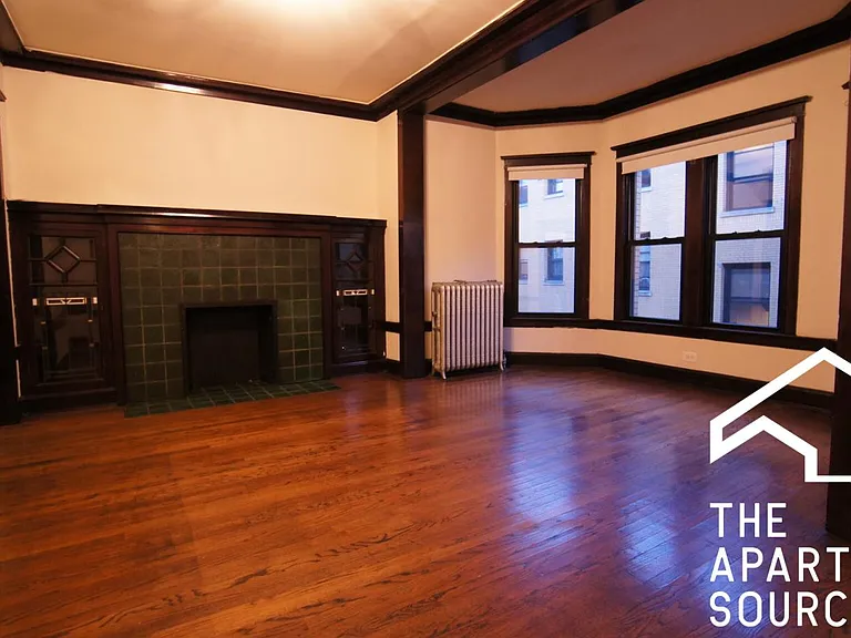 2426 N Sawyer Ave #1E — Photo 2