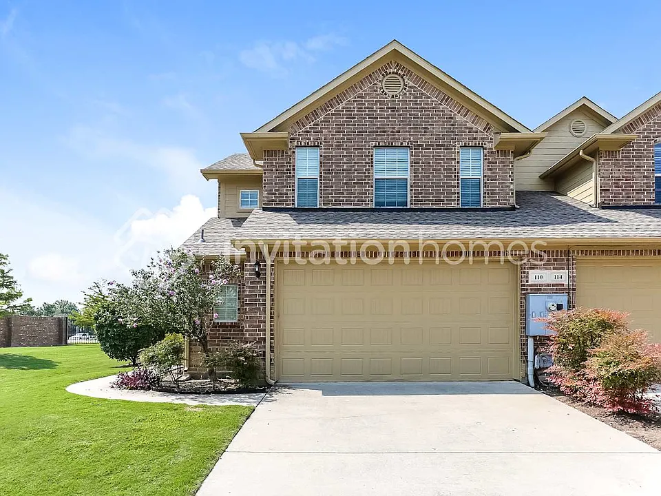 110 Barrington Ln
