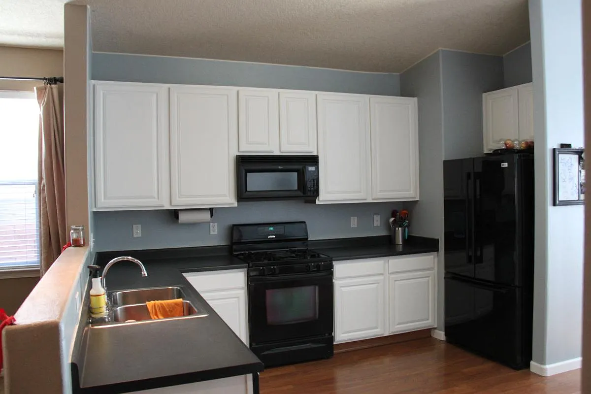 1611 Agua Dulce Drive SE — Photo 2
