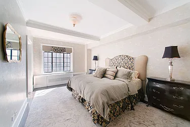 Sold by Ann Weintraub, Ltd.