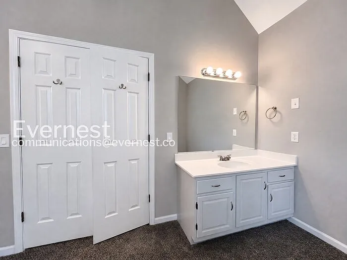 5950 Henley Dr — Photo 11