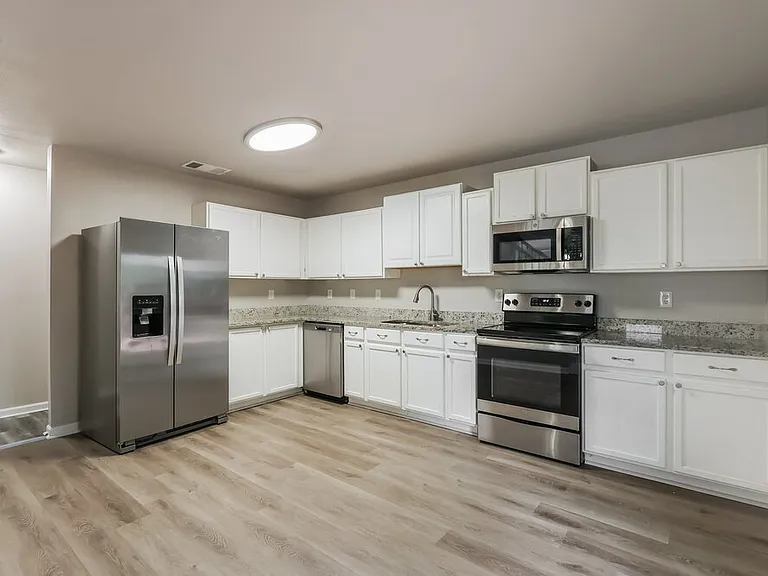 8151 Cheryl Meadow Dr — Photo 7