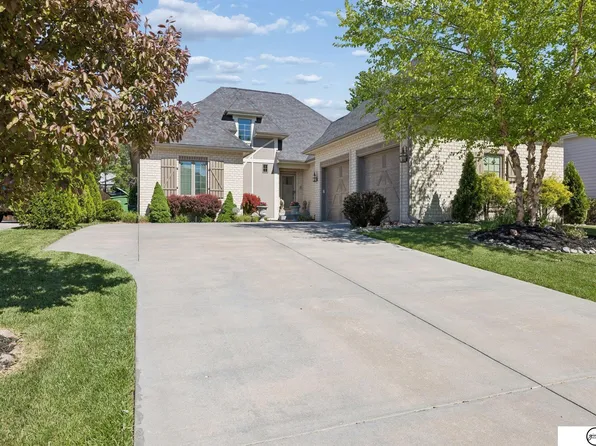 5710 S 88th St, Lincoln, NE 68526