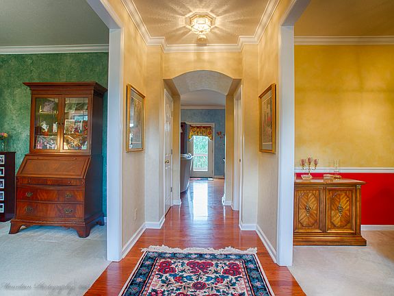 2nd image of 8115 Elm Hill Cir