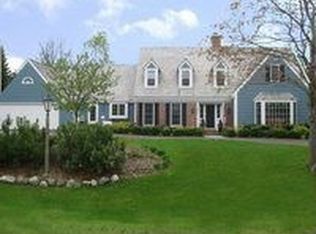 2603 W Norway Dr, Mequon, WI 53092