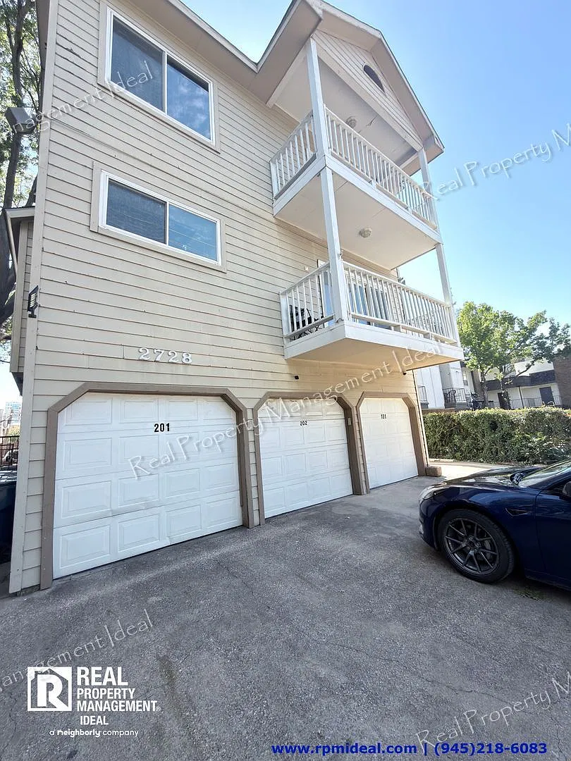 2 bed, 2.0 bath, 878 sqft, $1,599 — Photo 1
