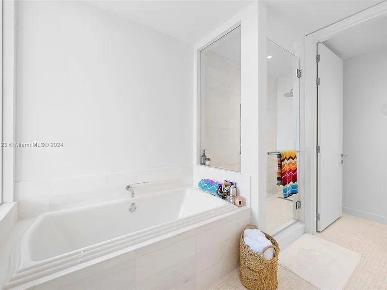 700 NE 26th Ter #1003 — Photo 14