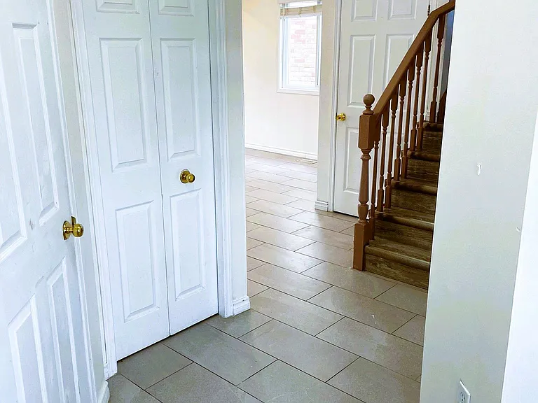 490 Activa Ave #UPPER — Photo 3