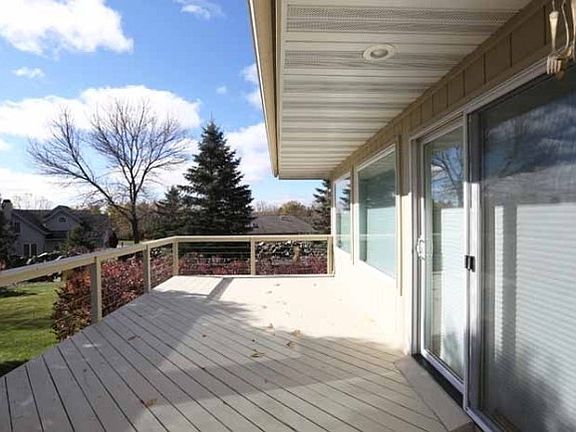 4th image of 1124 Easthill Dr