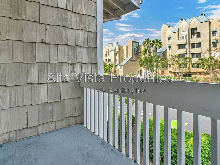 4082 Mahaila Ave #E — Photo 21