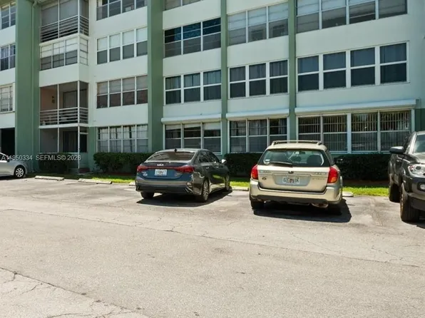 2771 Taft St APT 411, Hollywood, FL 33020