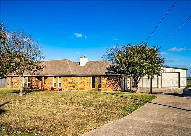 1st image of 140 Carmen Dr