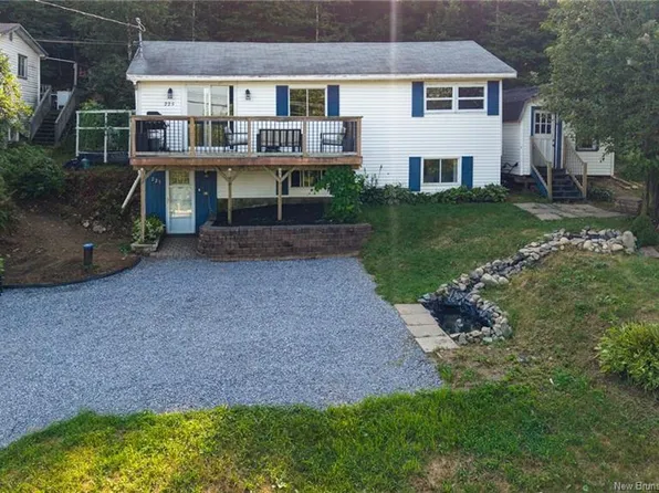 225 Woolastook Dr, Grand Bay Westfield, NB E5K 1S7