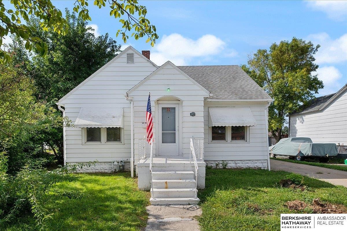 2925 5th Ave, Council Bluffs, IA 51501 Zillow
