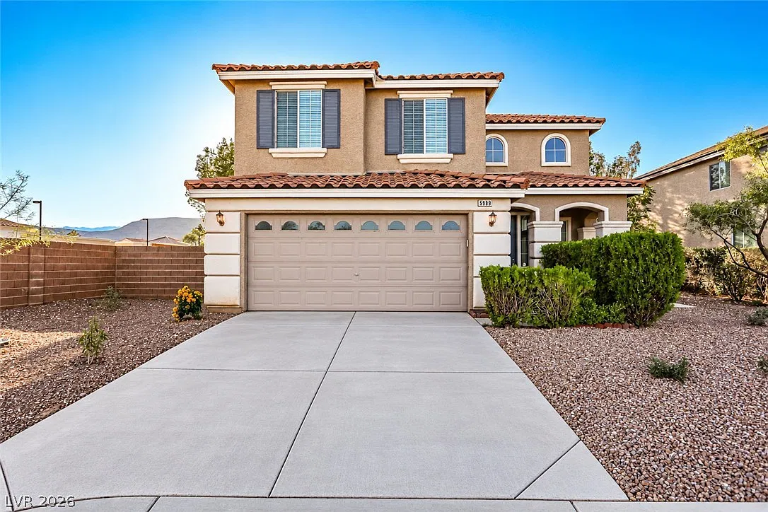 4 bed, 3.0 bath, 2678 sqft, $2,950 — Photo 1