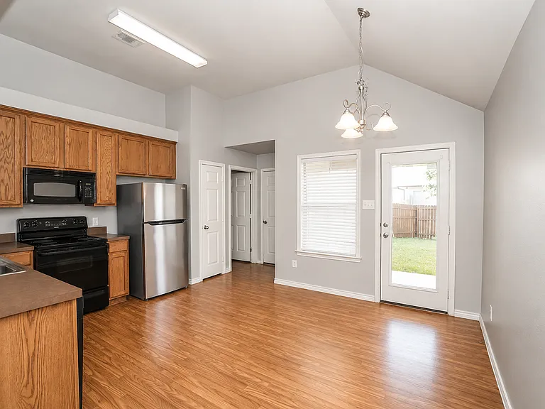 8826 Tucker St — Photo 7