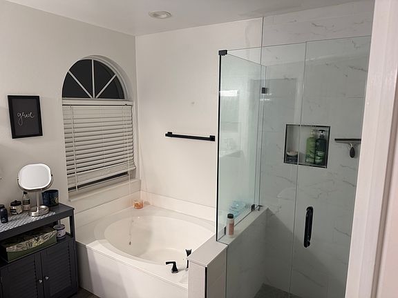 3rd image of 1012 Kelly Creek Cir