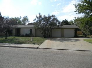 1213 Amarillo St, Plainview, TX 79072