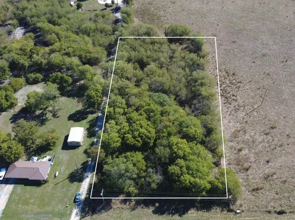 147 Private Road 4330, Greenville, TX 75401