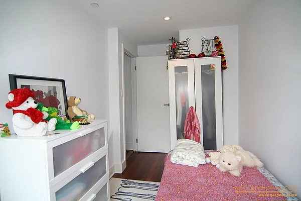 Rented by aptsandlofts.com | media 5