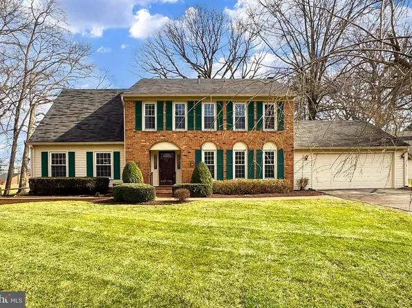 2011 Soapstone Dr, Reston, VA 20191