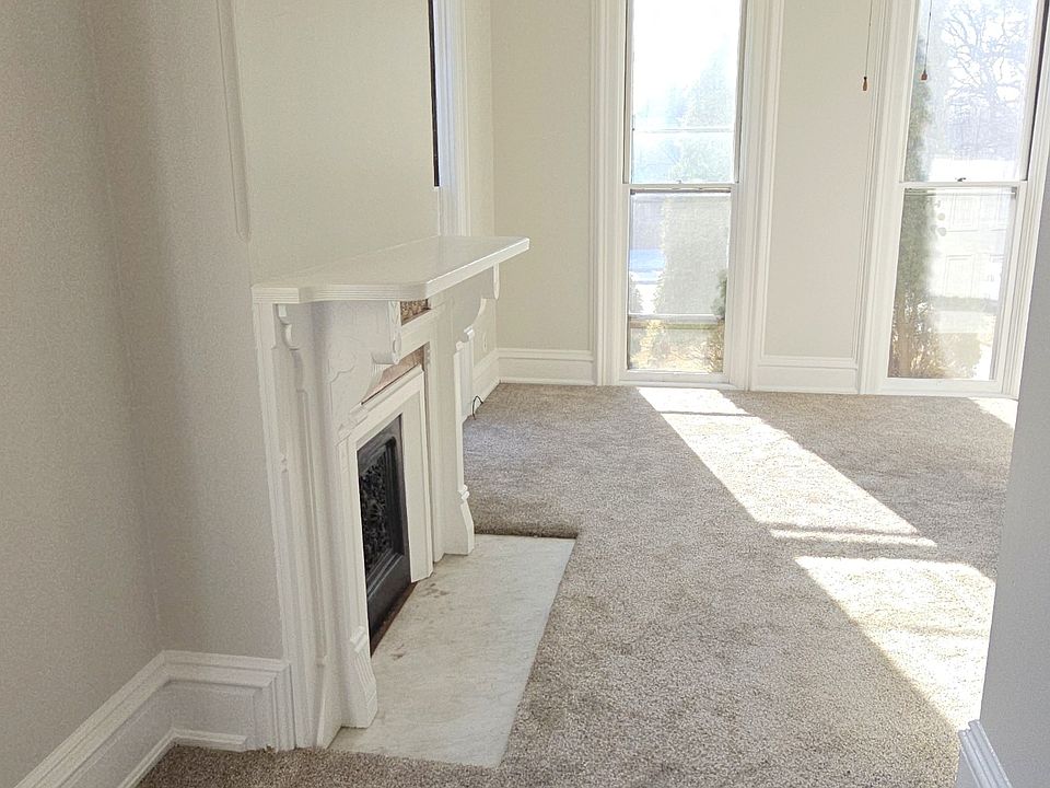 1st image of 423 NW Barstow St #1