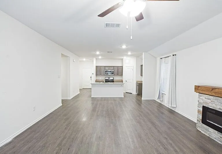 1111 Emerald Gate Dr — Photo 31