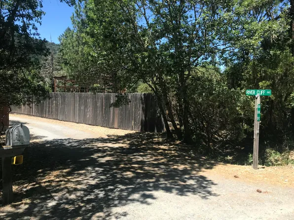 20 River Clf, Mad River, CA 95526