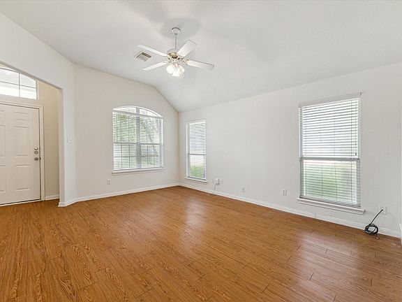 5th image of 1806 Arbor Gln