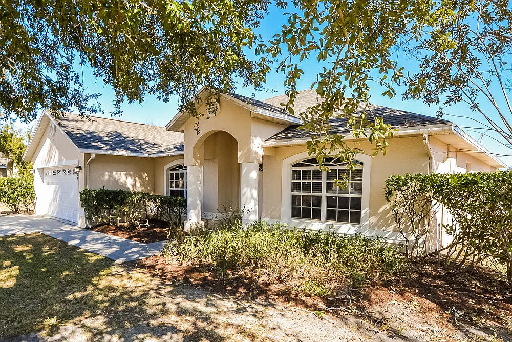 4 bed, 2.0 bath, 2152 sqft, $3,200 — Photo 3