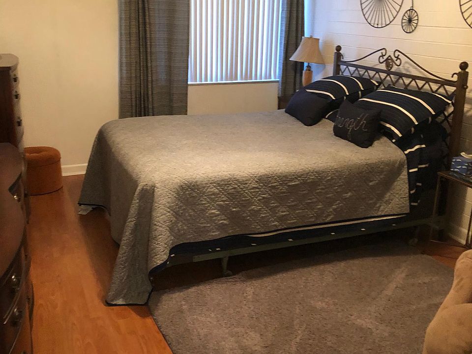 1st image of 2106 Kanawha Ave SE #215