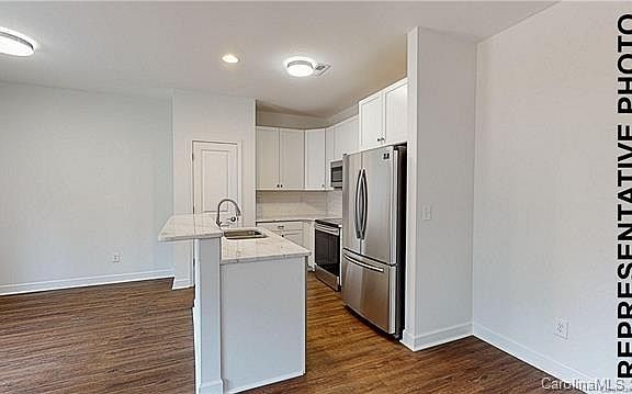 5th image of 307 Sullivan Ave