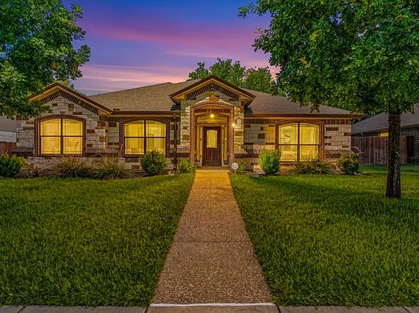 820 Springdale Cir, Lorena, TX 76655