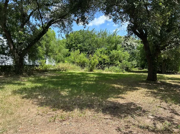 516 Meadowlawn Ave, Shoreacres, TX 77571