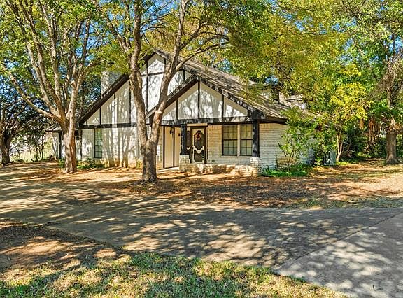 2nd image of 5721 Diamond Oaks Dr S