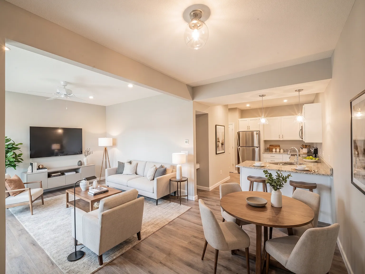 2 bed, 1.5 bath, 1370 sqft, $1,950 — Photo 2