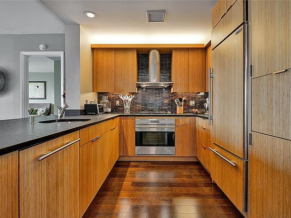 5th image of 70 Little St W #31C