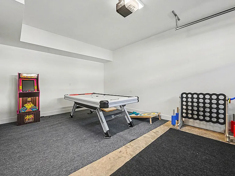 Walnut Heights Dr — Photo 13