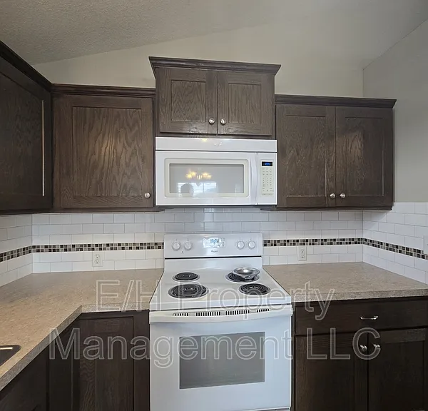 5903 N Millsboro St — Photo 9