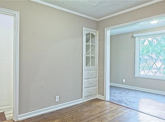4th image of 6807 Bellefontaine Ave
