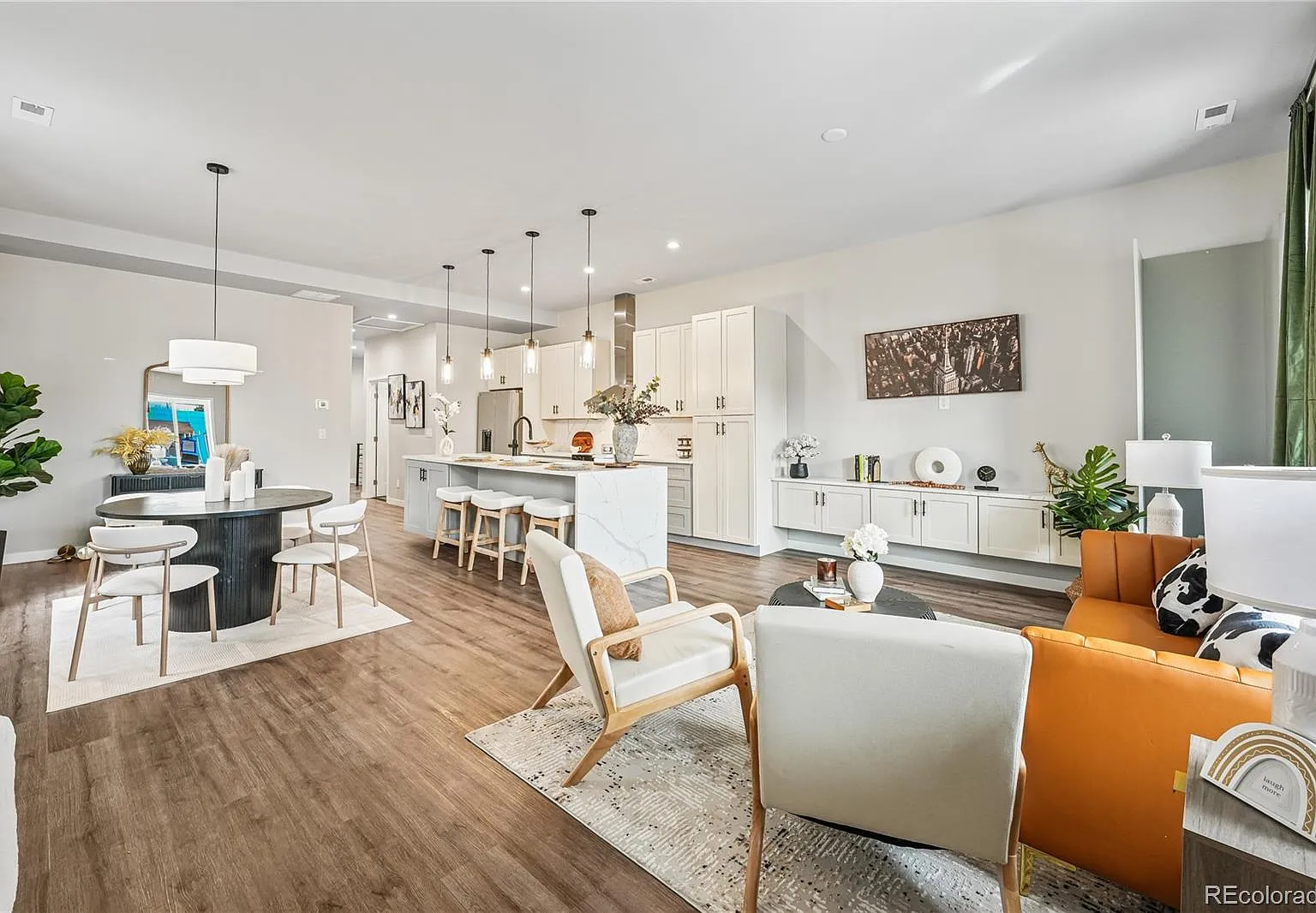 3 bed, 2.0 bath, 1577 sqft, $3,500 — Photo 1