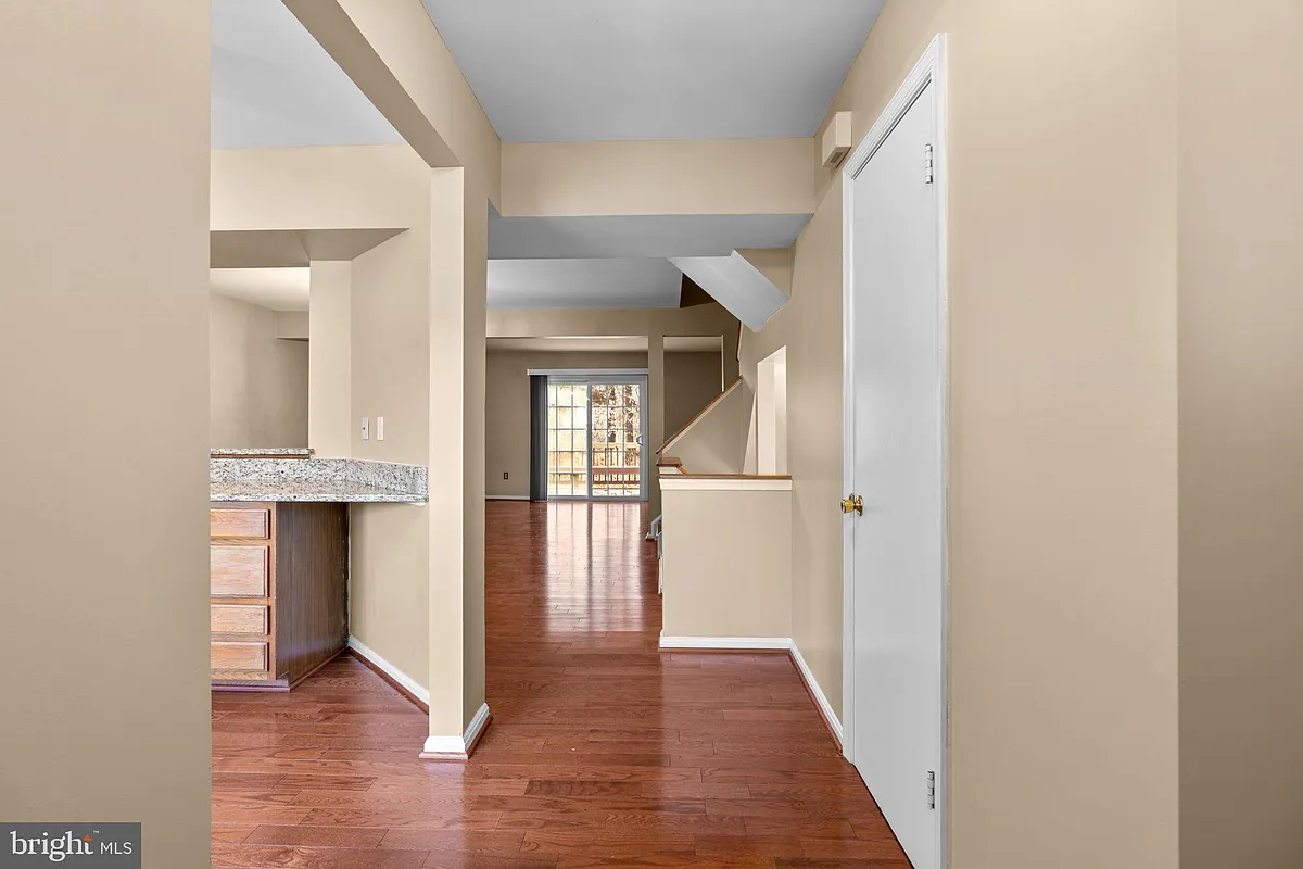 Building Photo - 8871 Manahan Dr