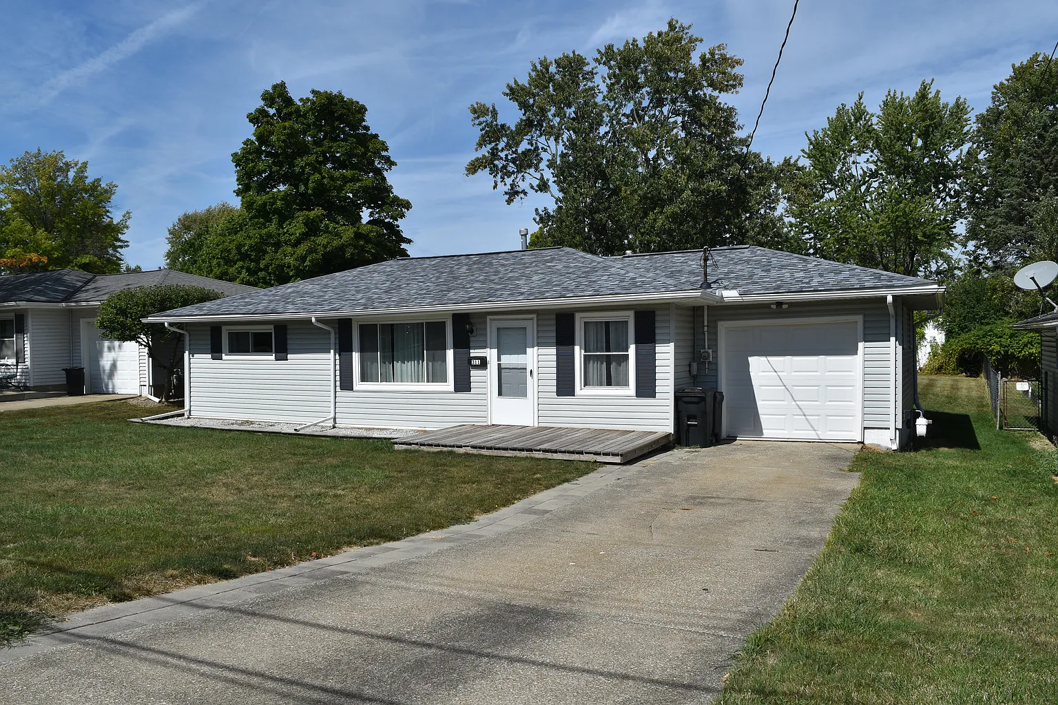 311 Howard St photo 1