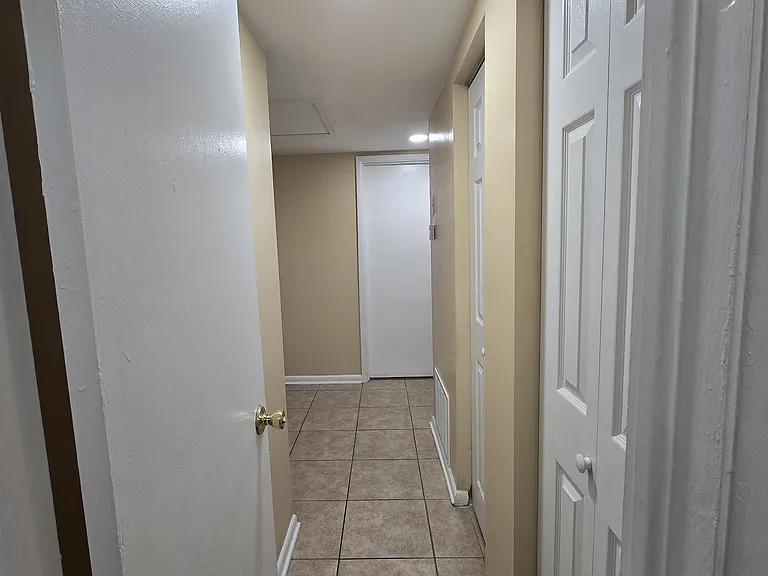 5010 Fredericksburg Ave — Photo 9