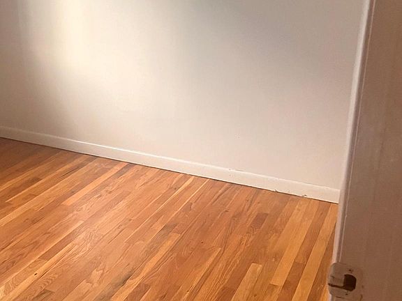 5th image of 3019 Ely Ave APT 1