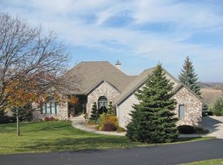 N5414 Buena Vista Dr, Fond Du Lac, WI 54937