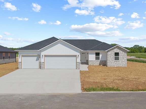 2nd image of 416 Beaver Tail Road