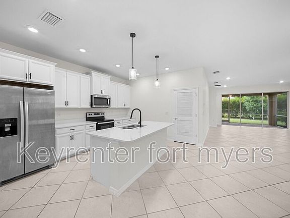 3rd image of 4177 Bloomfield St