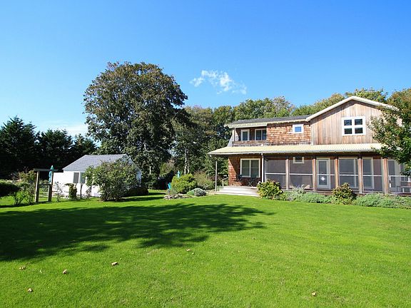 4th image of 72 Hedges Ln